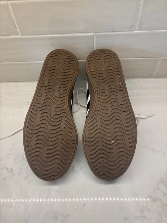 adidas White Black Gum-Trim Low-Top Sneakers - Picture 8 of 8